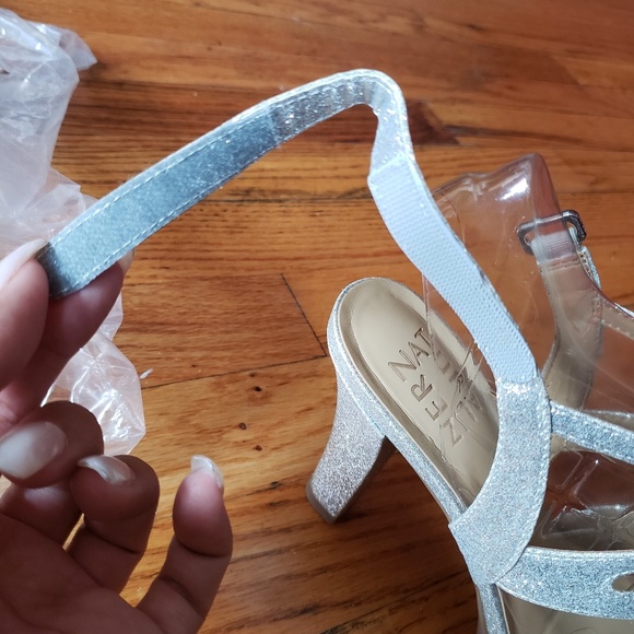 Heels - Picture 5 of 7